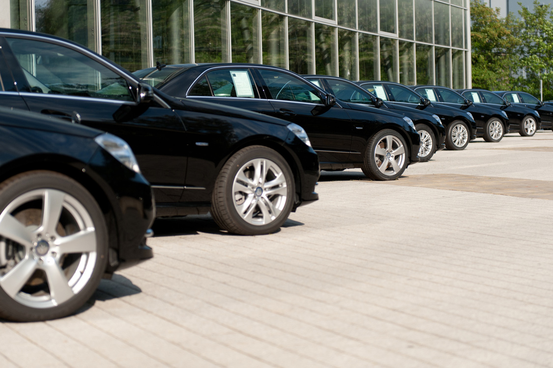 Chauffeur Service St Kilda | Luxury Car Hire — Royal Chauffeur
